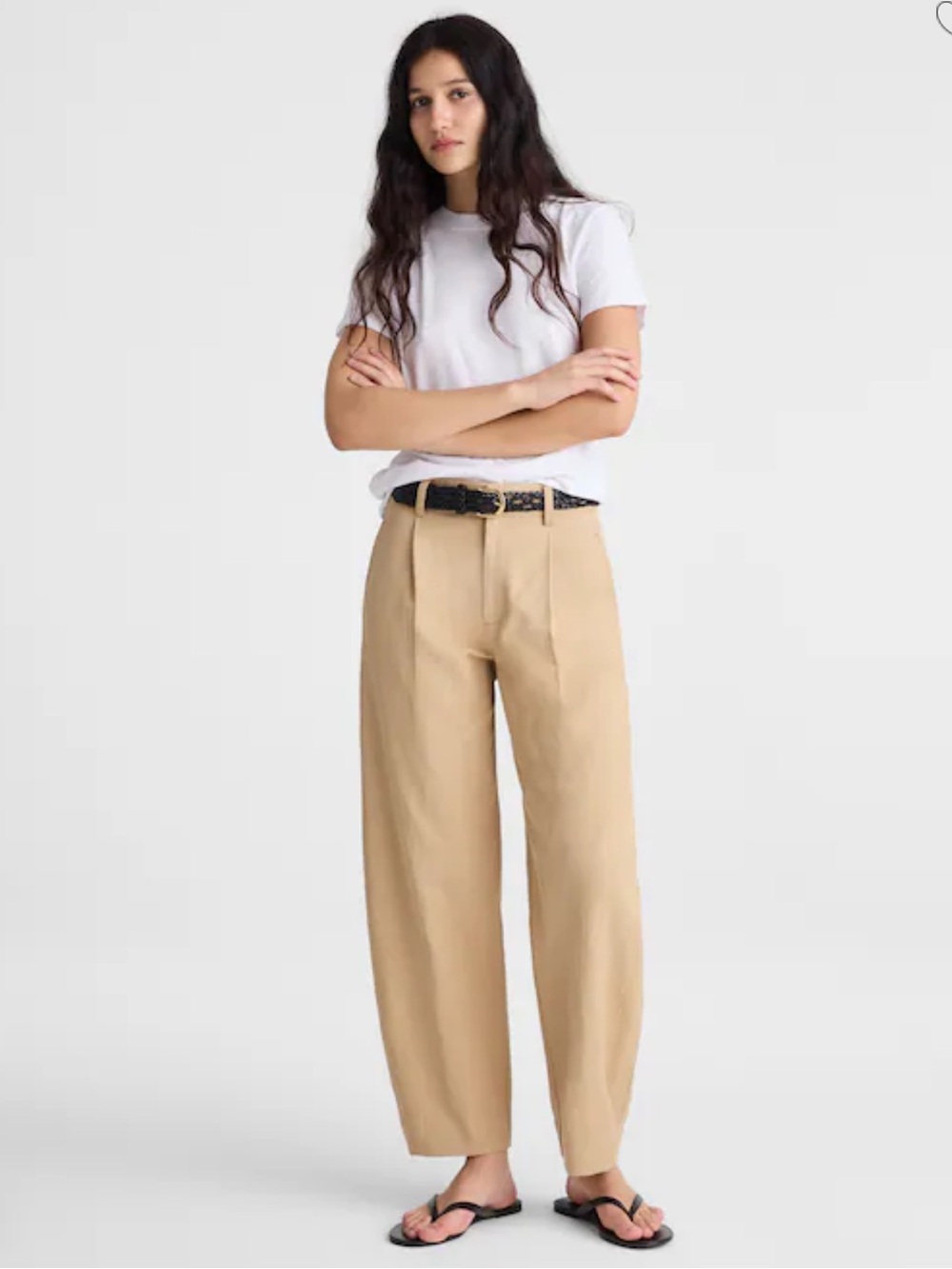 Madewell The Tall Barrel-Leg Trouser in Drapey Twill - Bright Fawn